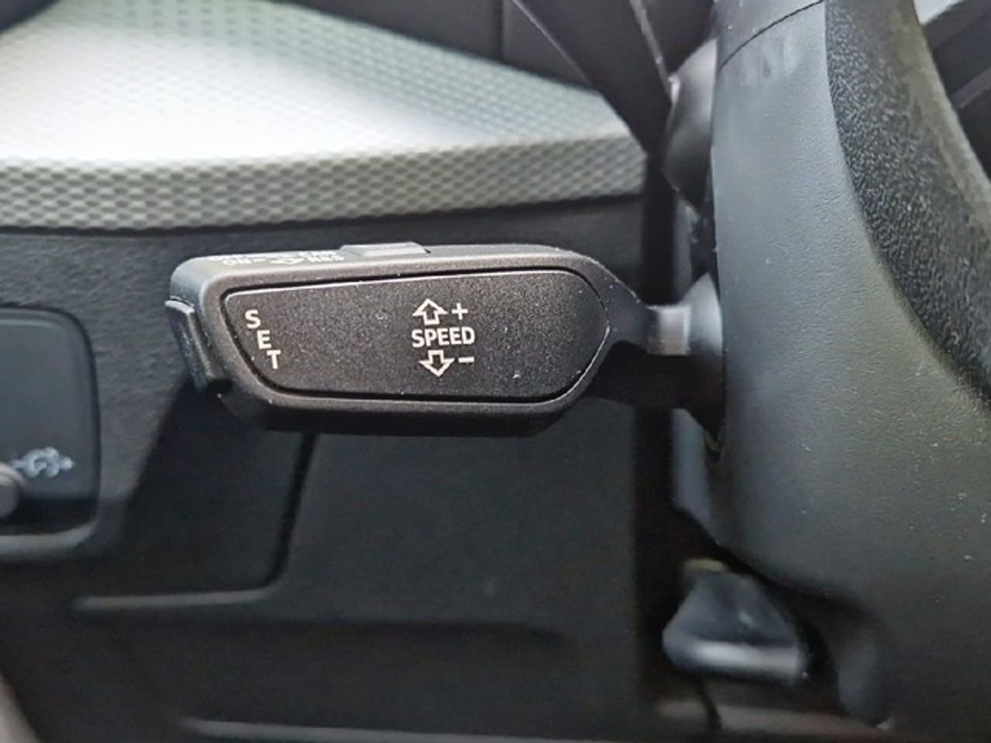 Audi Q2 S line 30 TFSI 81 kW (110 CV)