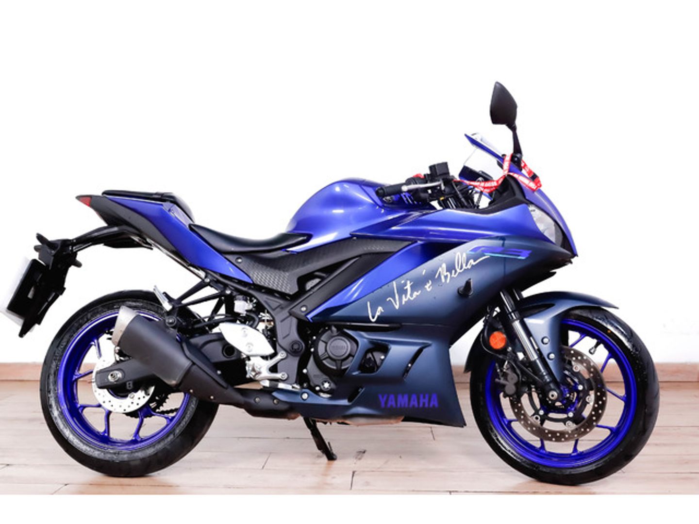 Yamaha YZF-R 3 Azul Motorcycle