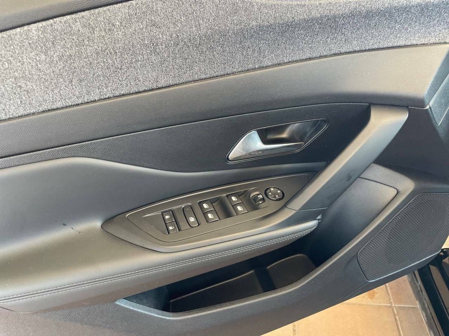 Peugeot 408 Puretech 130 Allure EAT8 96 kW (130 CV)