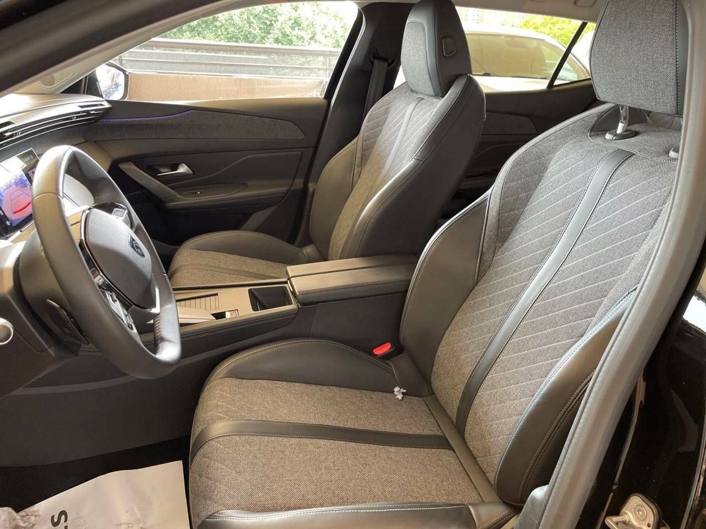 Peugeot 408 Puretech 130 Allure EAT8 96 kW (130 CV)