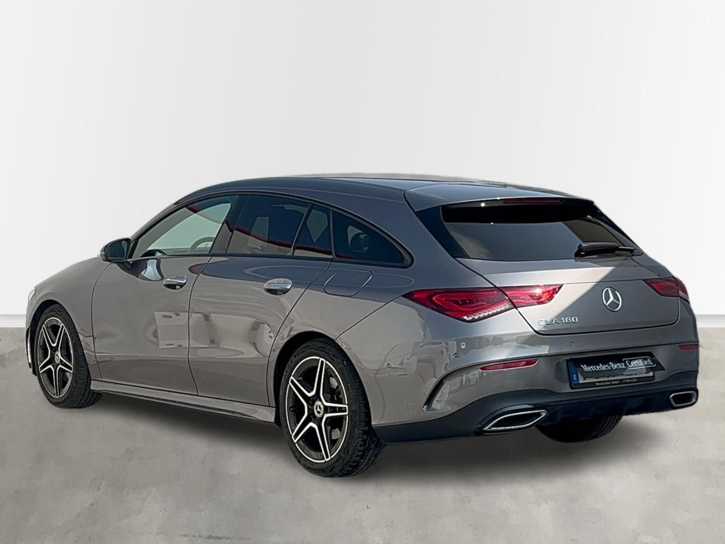 Mercedes-Benz CLA Shooting Brake 180 100 kW (136 CV)
