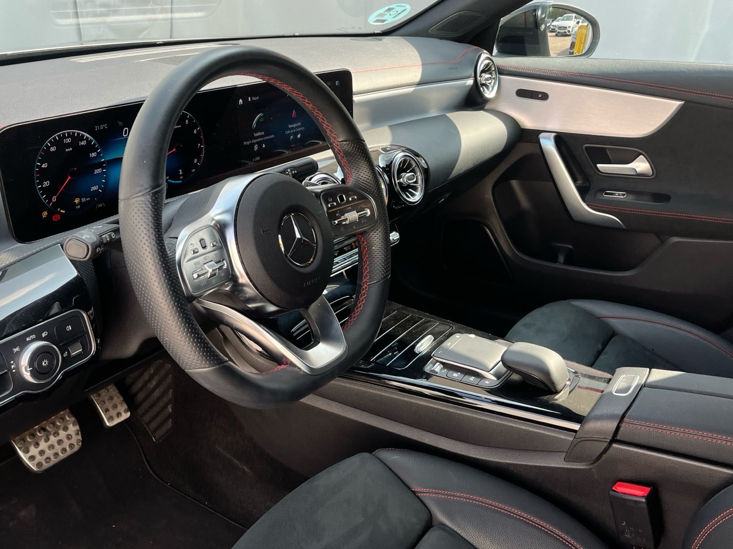Mercedes-Benz CLA Shooting Brake 180 100 kW (136 CV)