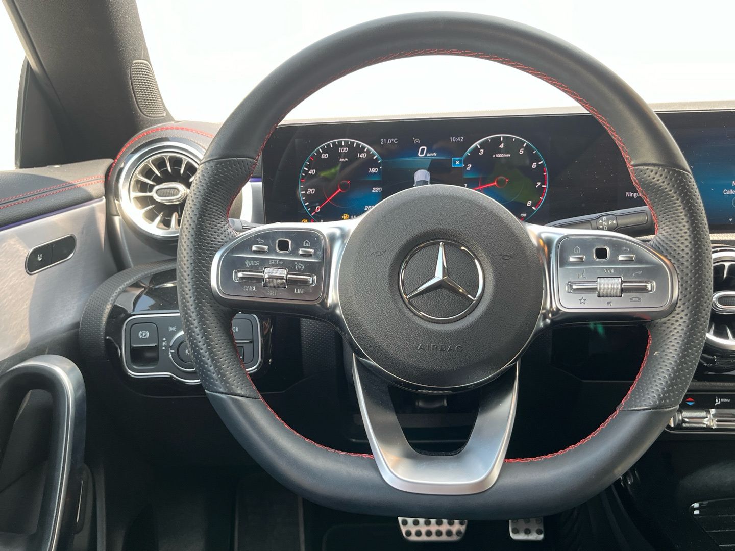 Mercedes-Benz CLA Shooting Brake 180 100 kW (136 CV)