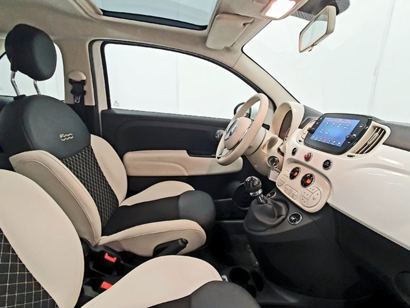 Fiat 500 1.0 Hybrid Dolcevita 51 kW (70 CV)