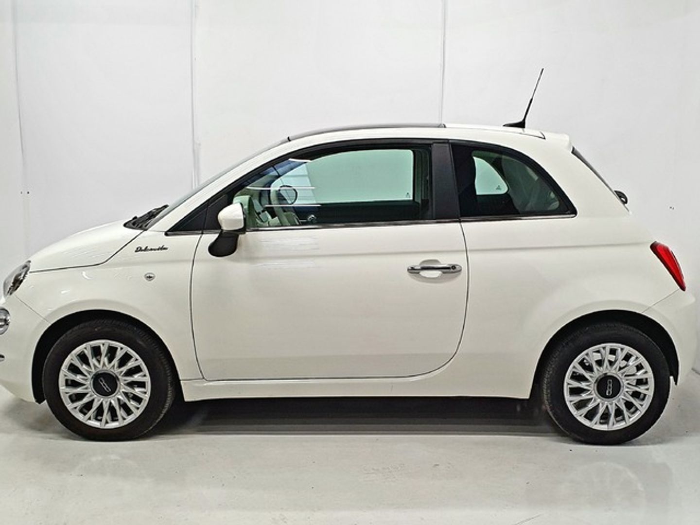 Fiat 500 1.0 Hybrid Dolcevita 51 kW (70 CV)