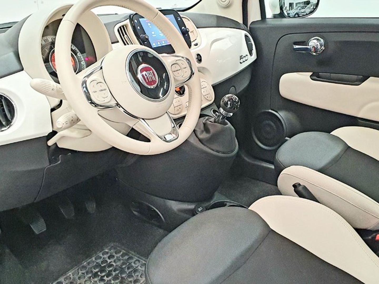 Fiat 500 1.0 Hybrid Dolcevita 51 kW (70 CV)