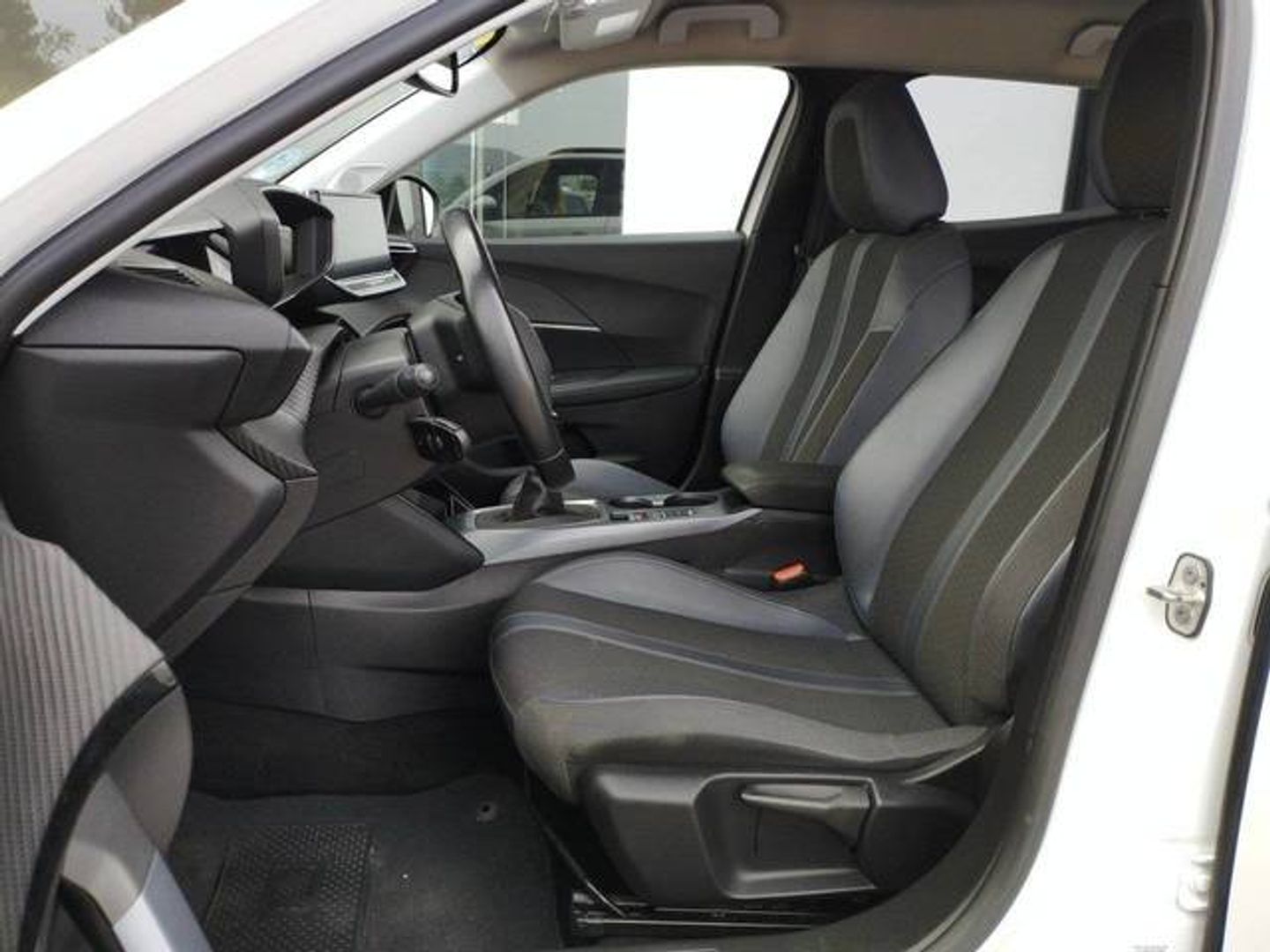 Peugeot 2008 BlueHDi 100 S&S Allure 74 kW (100 CV)