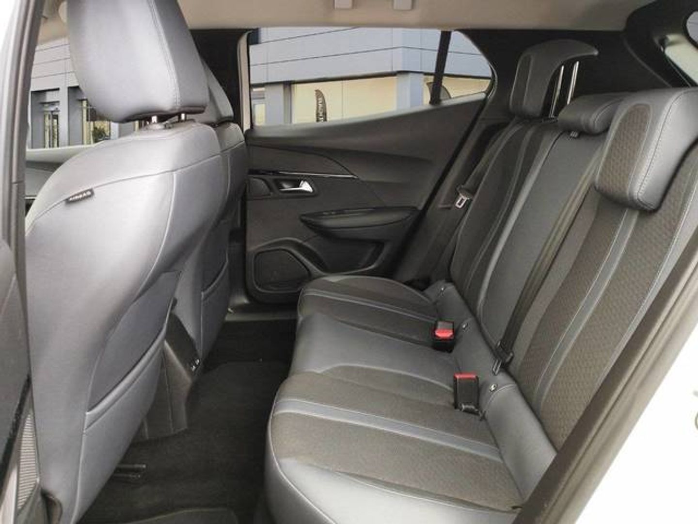 Peugeot 2008 BlueHDi 100 S&S Allure 74 kW (100 CV)