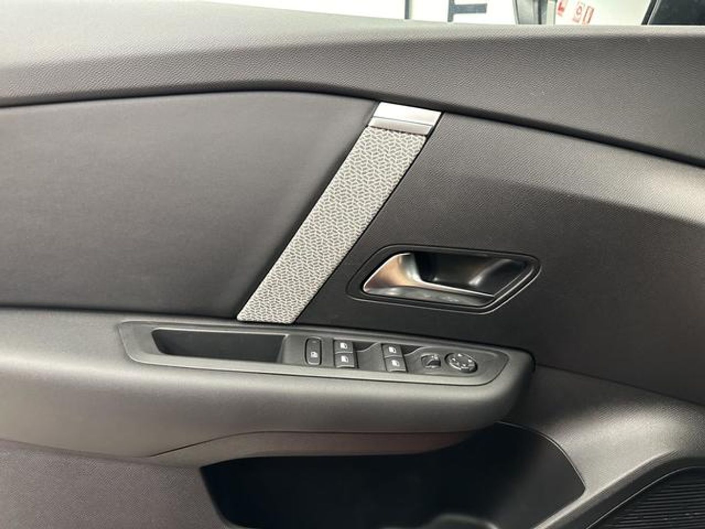 Citroen C4 PureTech 130 S&S Plus EAT8 96 kW (131 CV)
