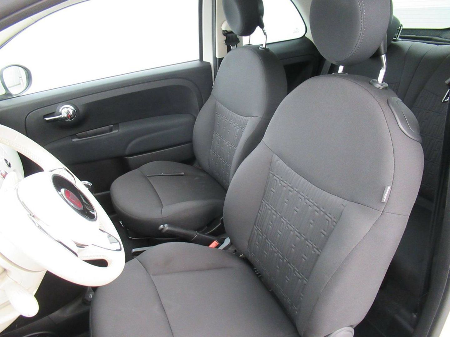 Fiat 500 1.0 Hybrid Dolcevita 51 kW (70 CV)