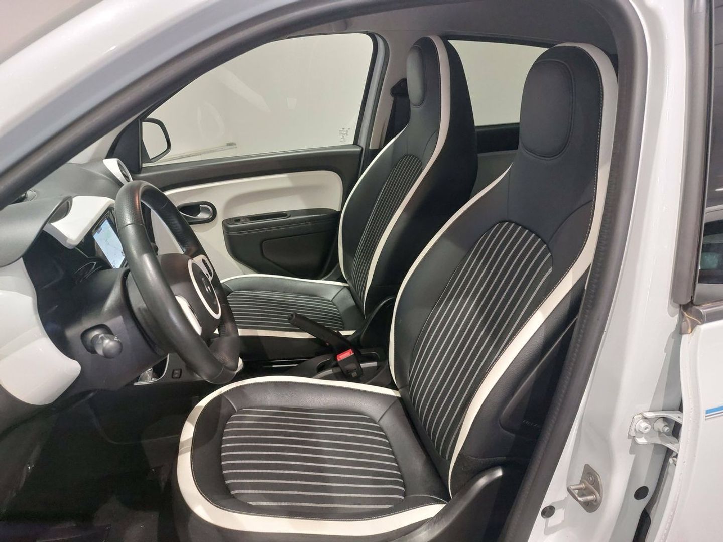 Renault Twingo Zen R80 batería 20kWh 60 kW (82 CV)