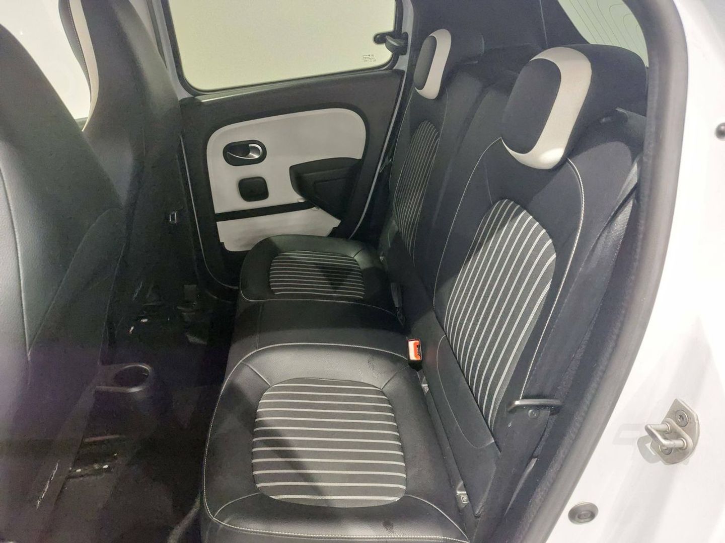 Renault Twingo Zen R80 batería 20kWh 60 kW (82 CV)