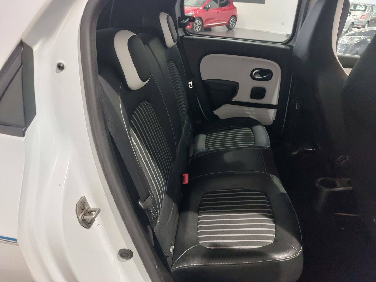 Renault Twingo Zen R80 batería 20kWh 60 kW (82 CV)