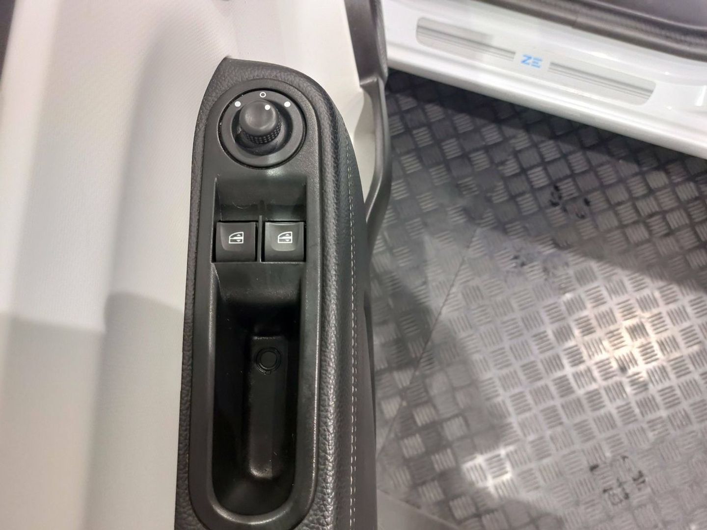 Renault Twingo Zen R80 batería 20kWh 60 kW (82 CV)