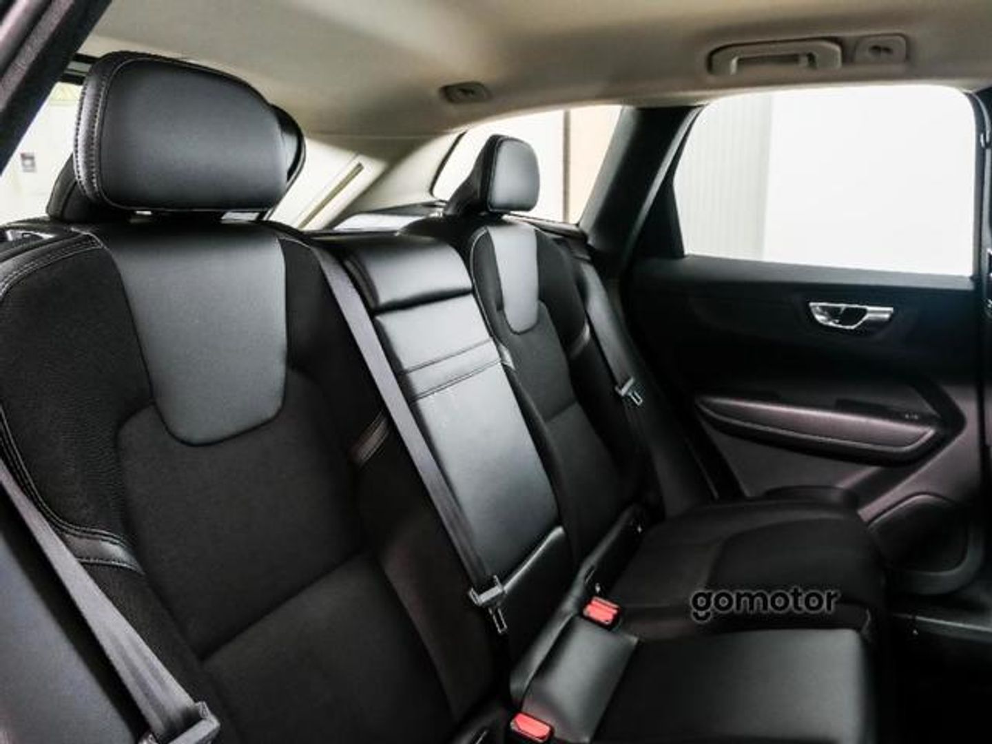 Volvo XC60 B4 D Business Plus AWD Auto 145 kW (197 CV)