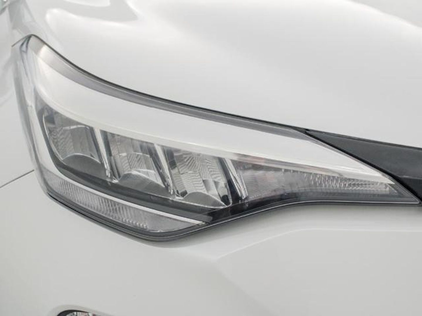 Toyota C-HR 1.8 125H Advance 90 kW (122 CV)
