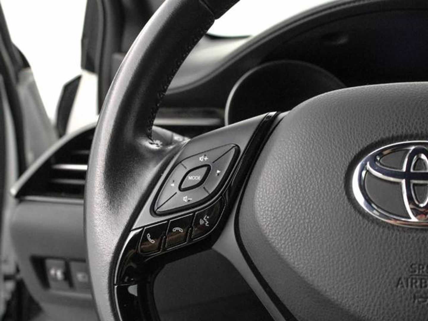 Toyota C-HR 1.8 125H Advance 90 kW (122 CV)