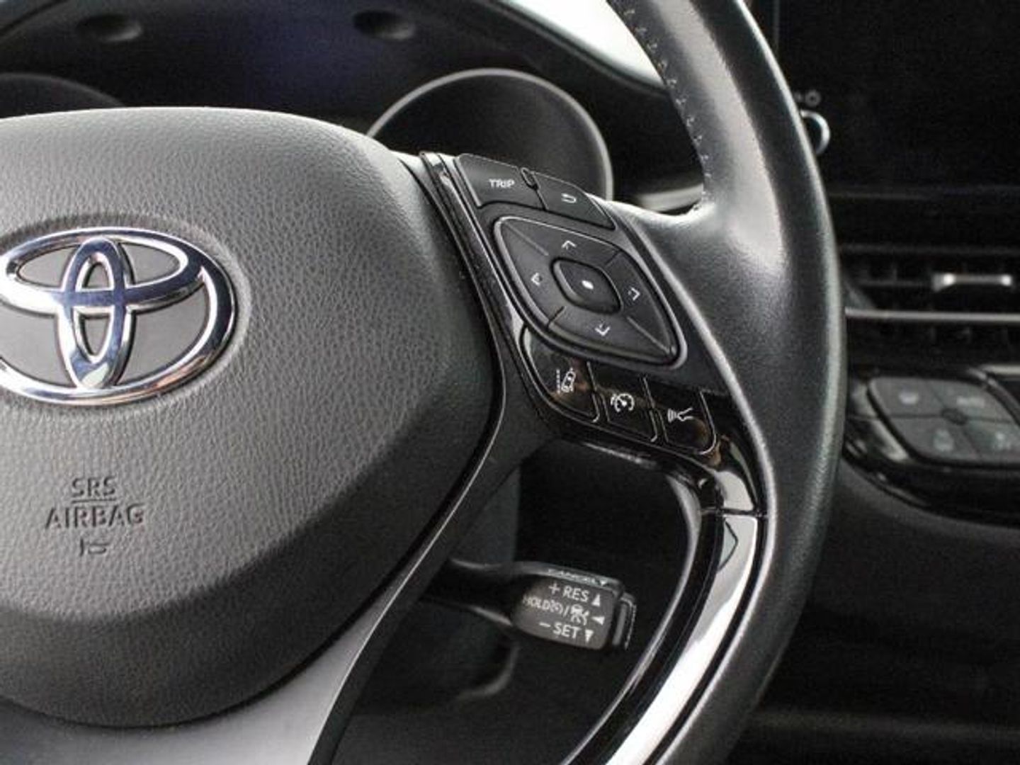 Toyota C-HR 1.8 125H Advance 90 kW (122 CV)