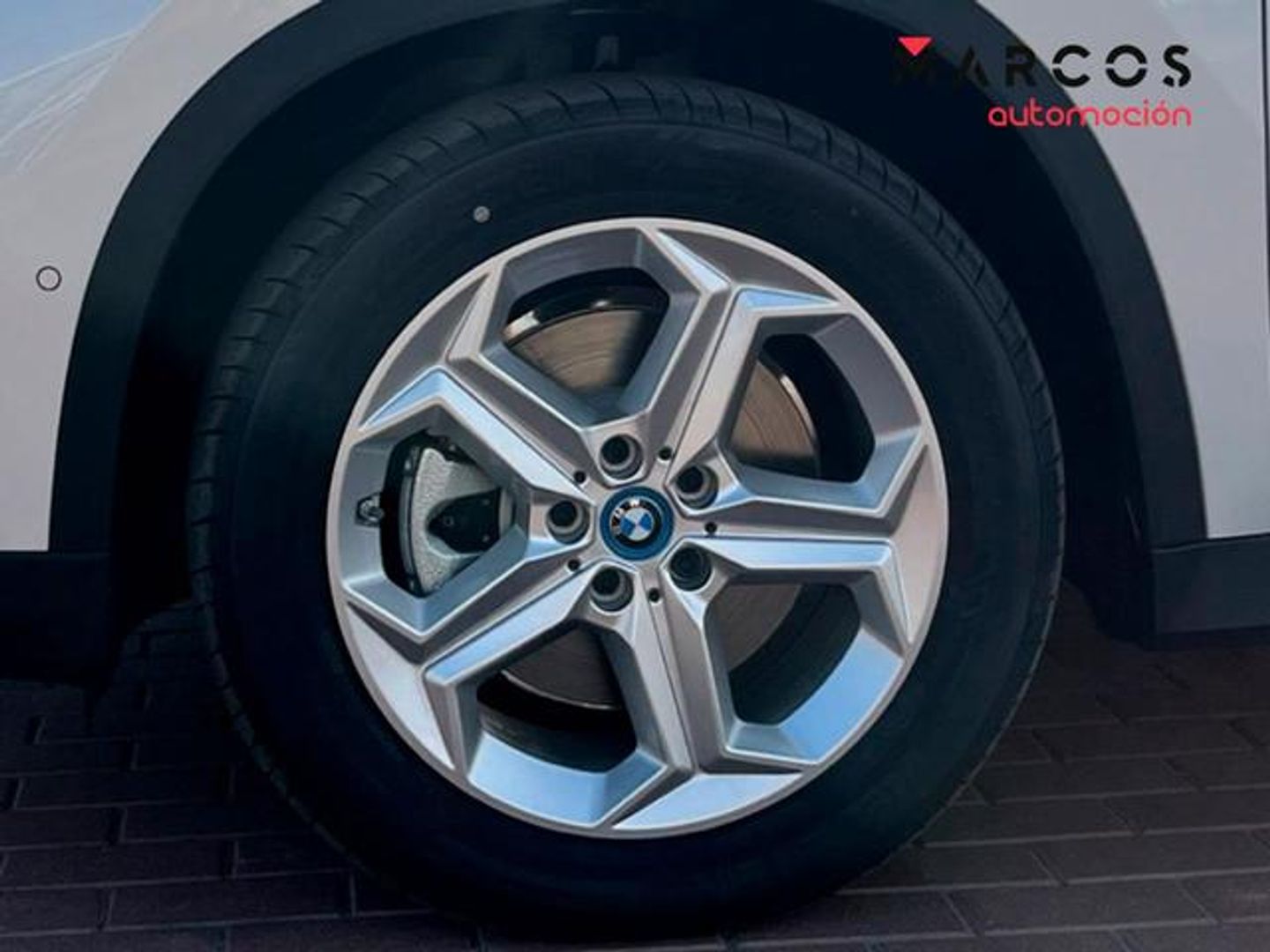 BMW iX1 xDrive30 230 kW (313 CV)