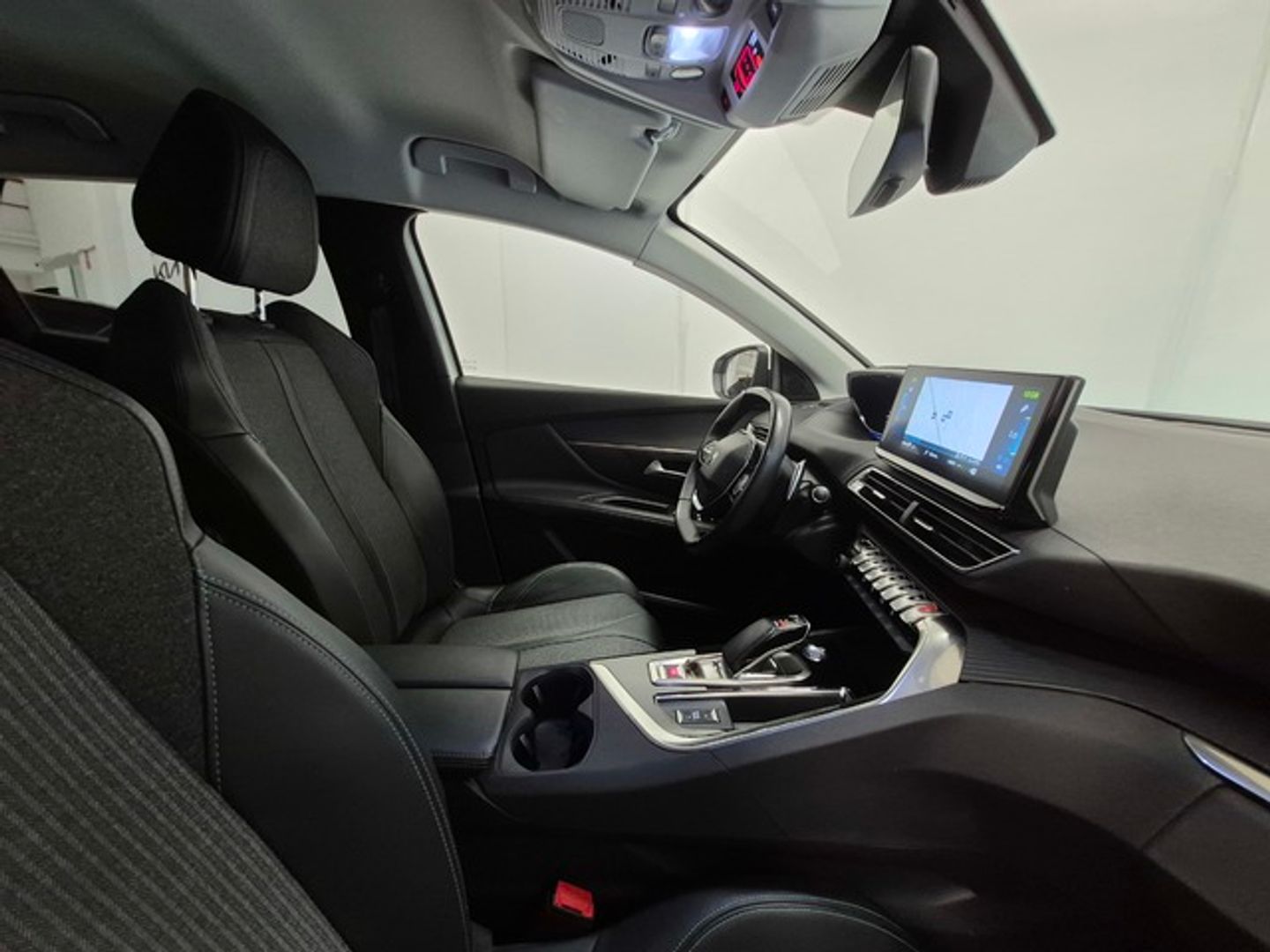 Peugeot 3008 Hybrid 225 Allure e-EAT8 165 kW (225 CV)