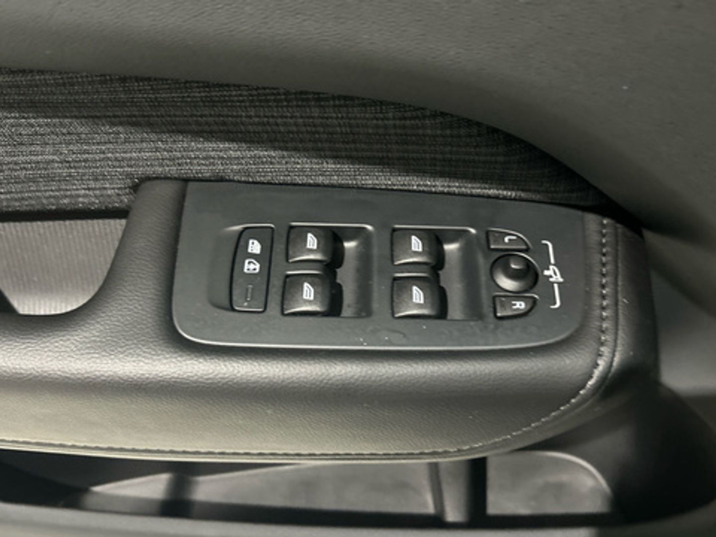 Volvo XC60 B4 D Core Auto 145 kW (197 CV)