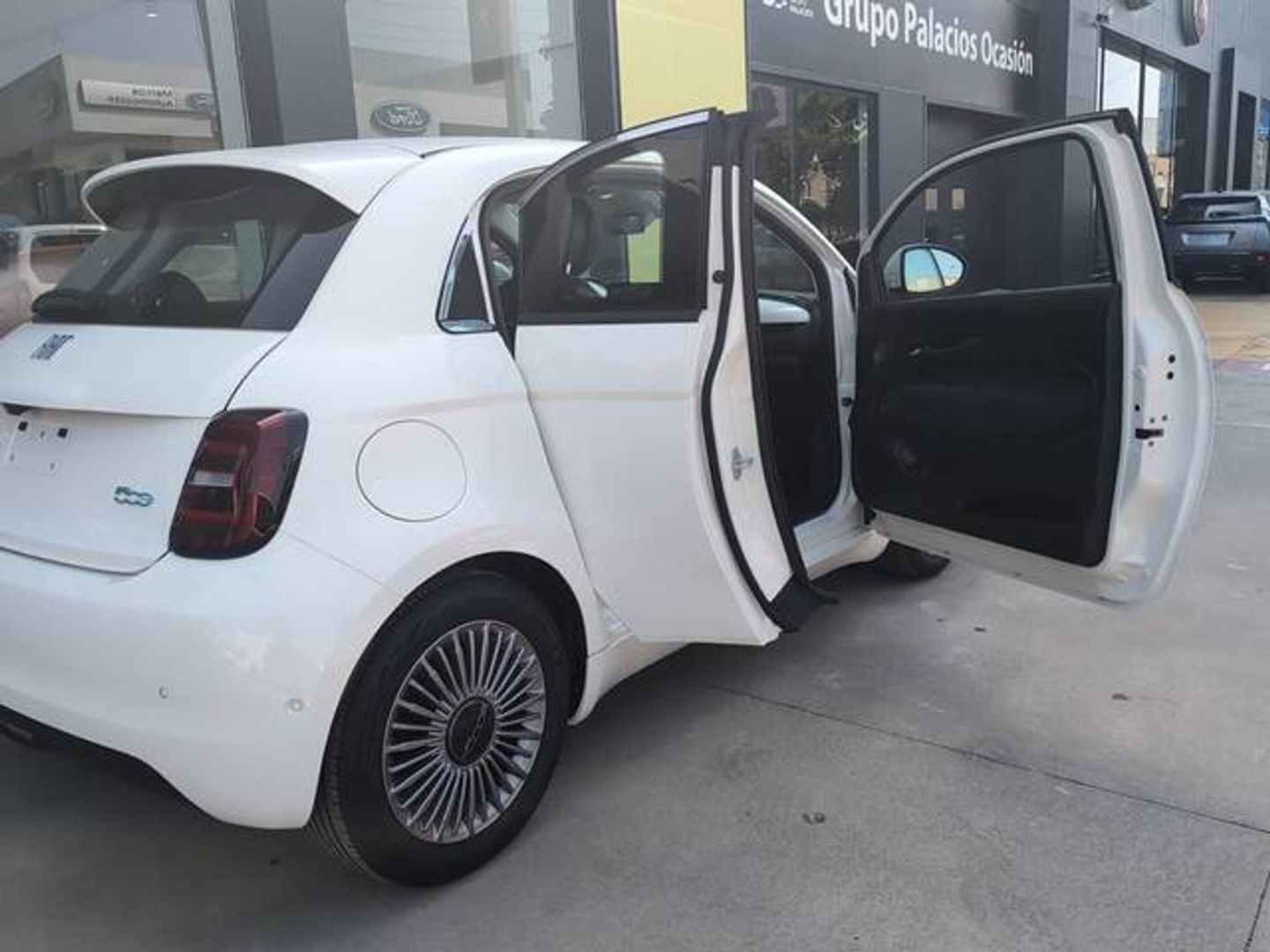 Fiat 500 Electrico Monotrim 3+1 320km 87 kW (118 CV)