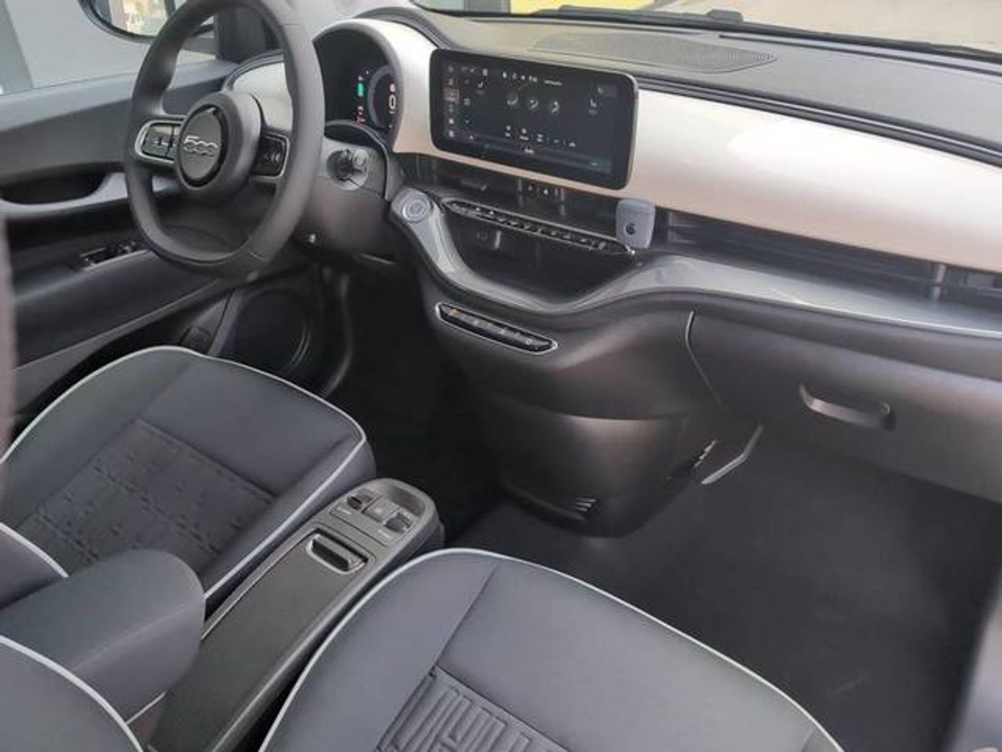 Fiat 500 Electrico Monotrim 3+1 320km 87 kW (118 CV)