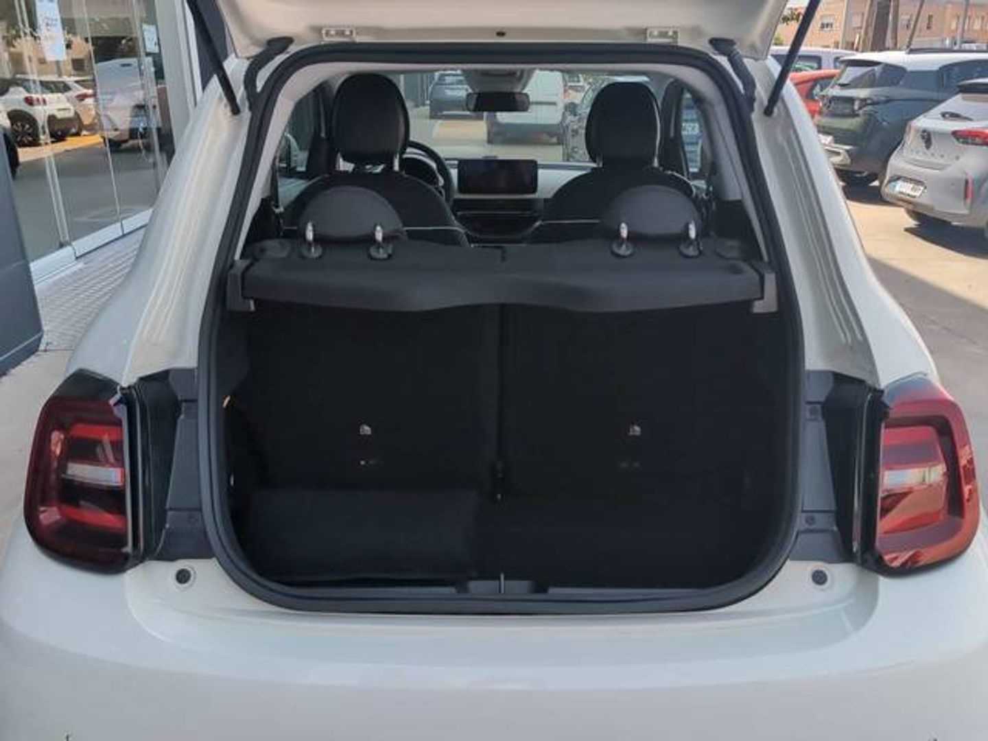 Fiat 500 Electrico Monotrim 3+1 320km 87 kW (118 CV)