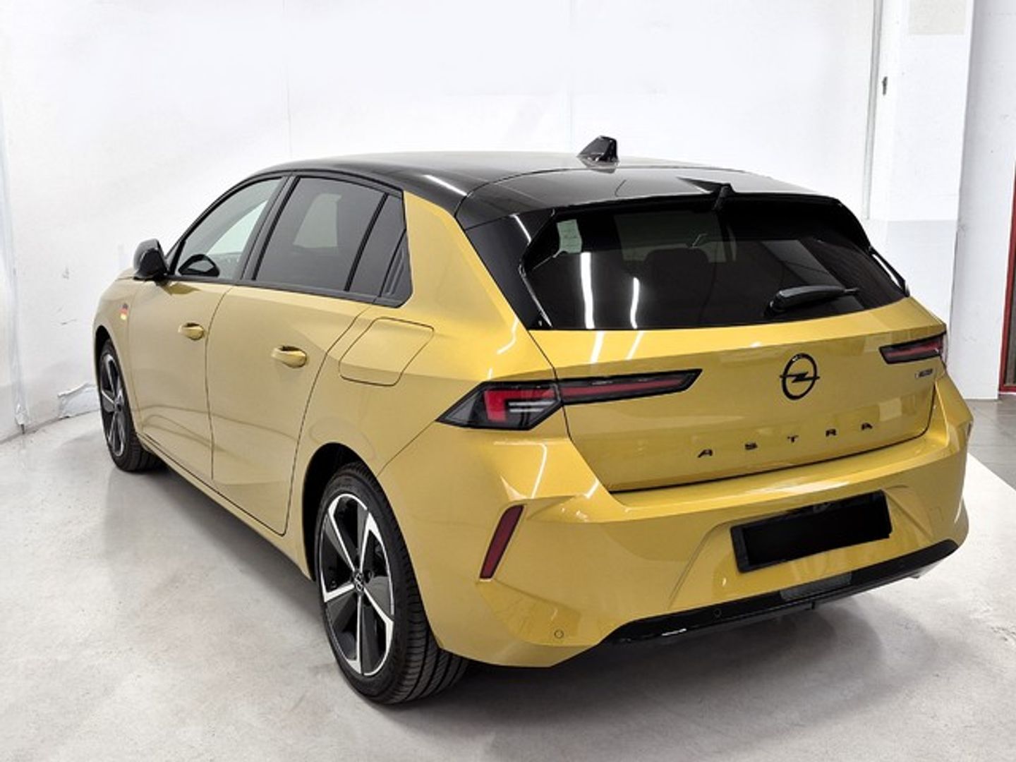 Opel Astra 1.6T Plug-in Hybrid GS Auto 132 kW (180 CV)