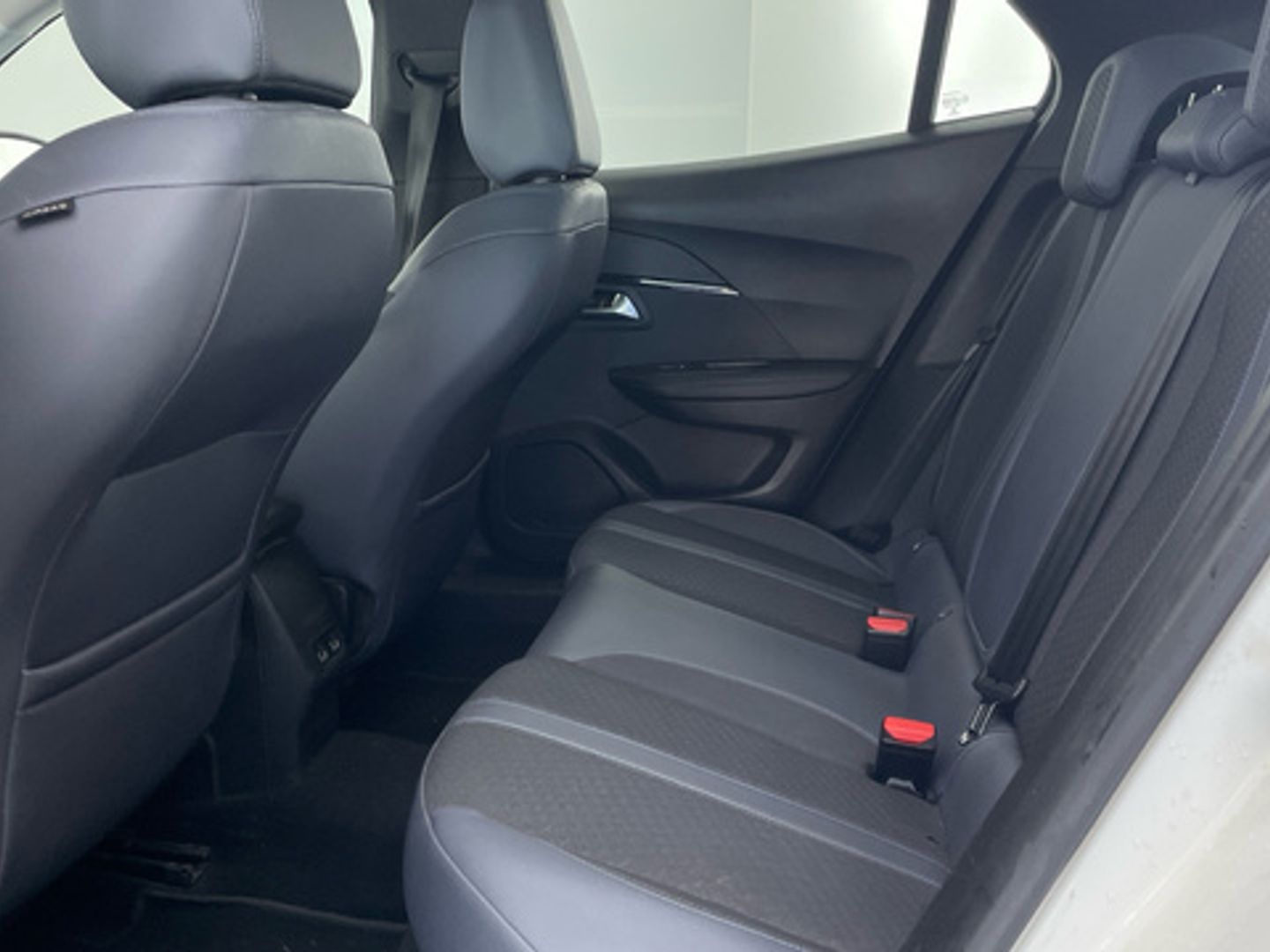Peugeot 2008 BlueHDi 100 S&S Allure 74 kW (100 CV)