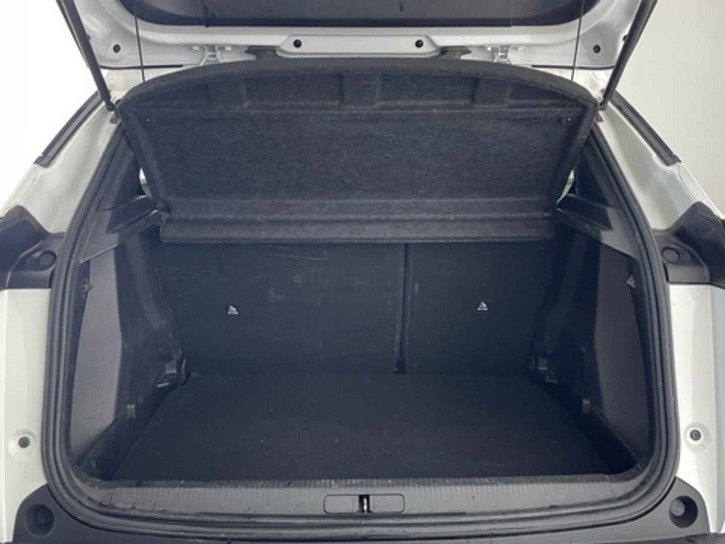 Peugeot 2008 BlueHDi 100 S&S Allure 74 kW (100 CV)