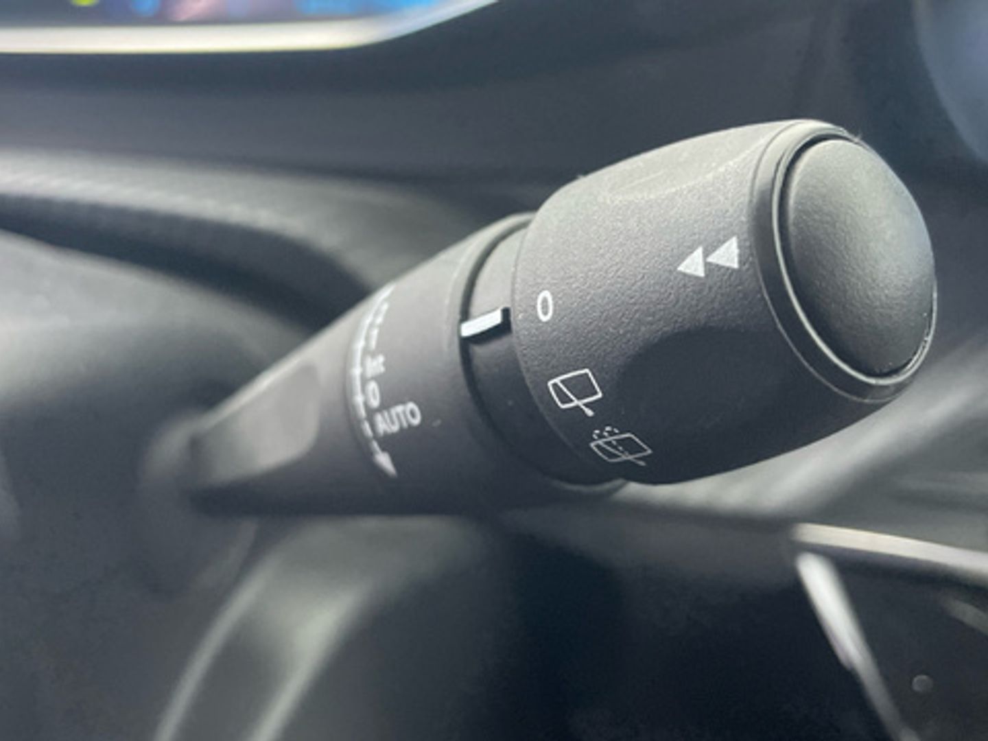 Peugeot 2008 BlueHDi 100 S&S Allure 74 kW (100 CV)
