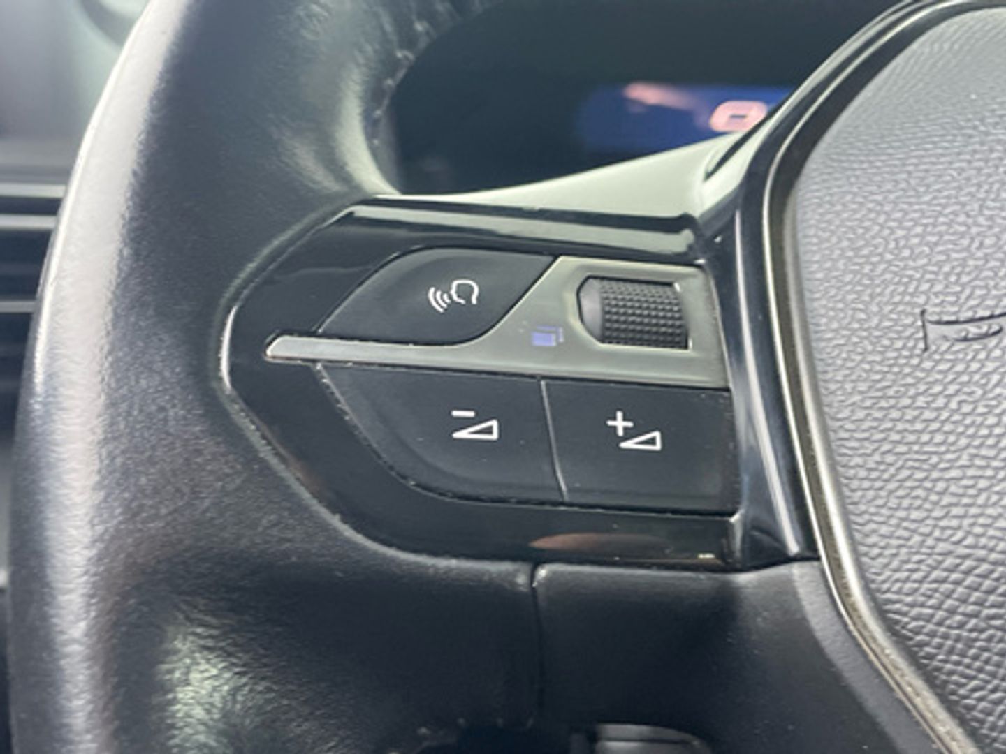 Peugeot 2008 BlueHDi 100 S&S Allure 74 kW (100 CV)