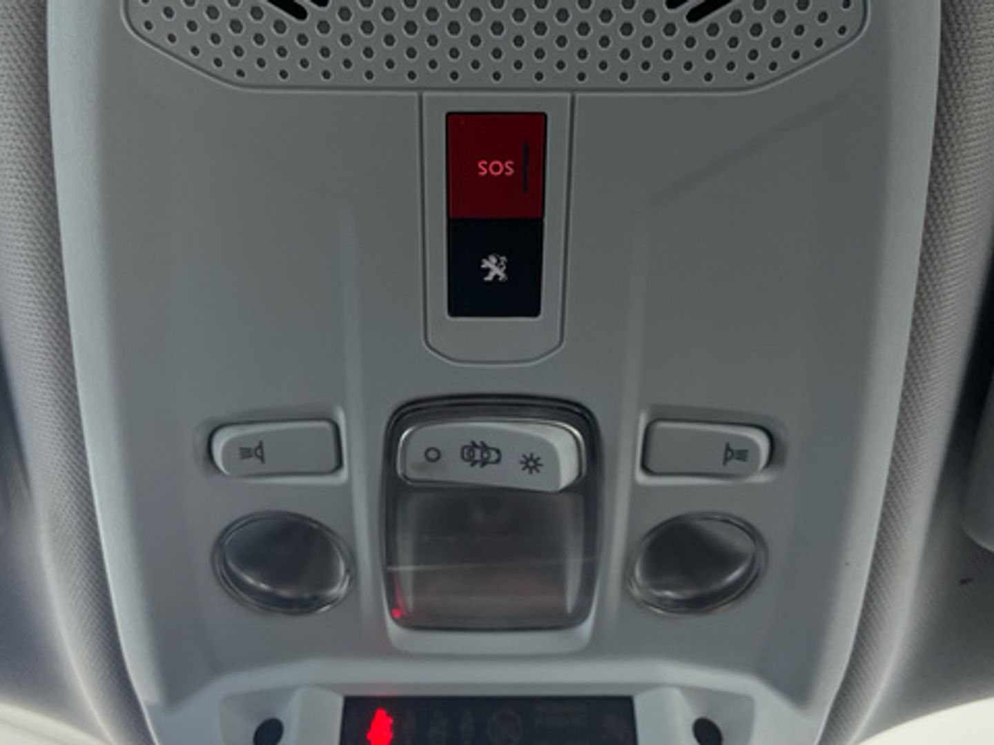 Peugeot 2008 BlueHDi 100 S&S Allure 74 kW (100 CV)