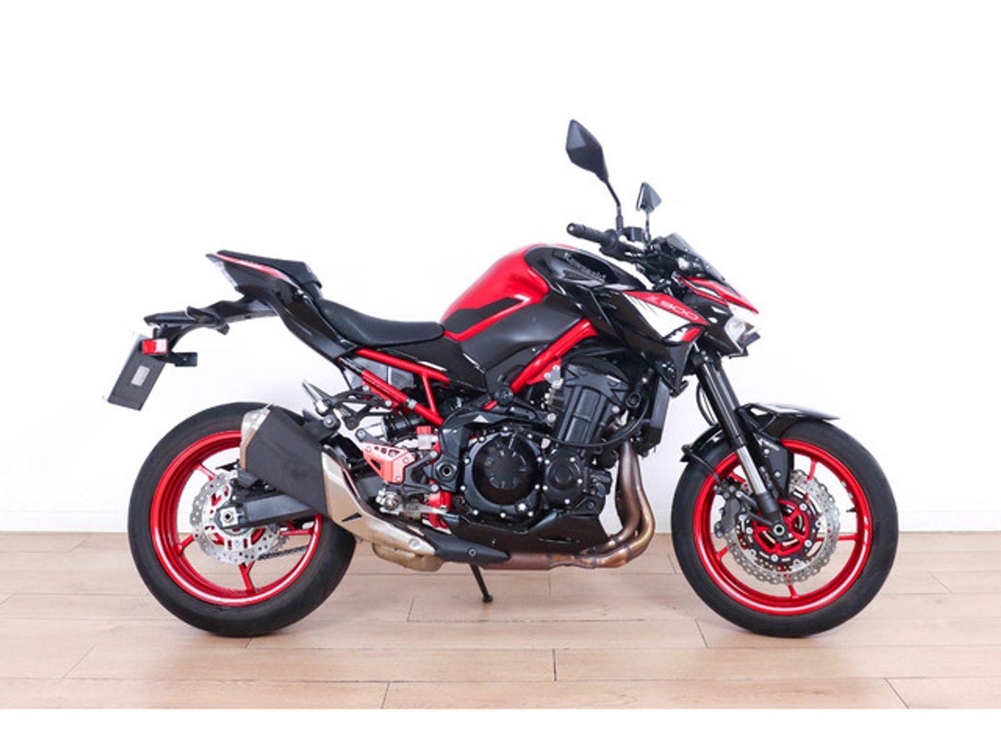 Kawasaki Z900 Rojo Motorcycle
