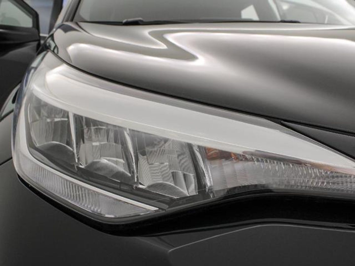 Toyota C-HR 1.8 125H Advance 90 kW (122 CV)
