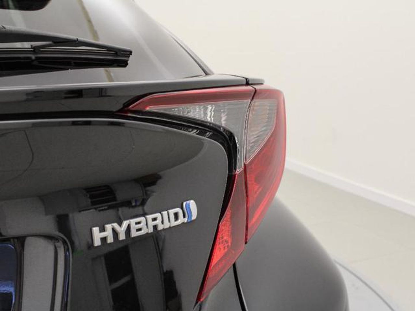 Toyota C-HR 1.8 125H Advance 90 kW (122 CV)