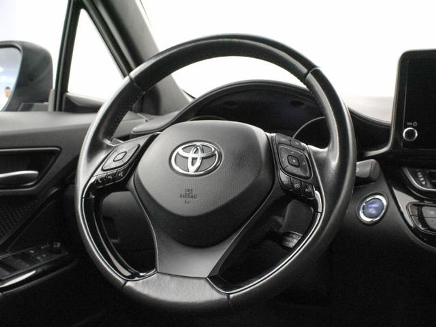 Toyota C-HR 1.8 125H Advance 90 kW (122 CV)