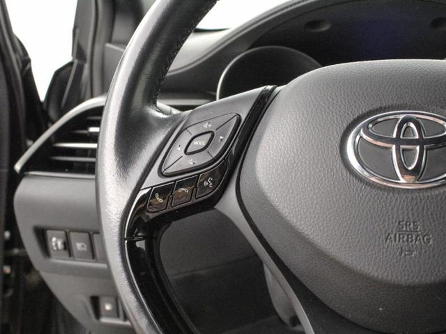 Toyota C-HR 1.8 125H Advance 90 kW (122 CV)