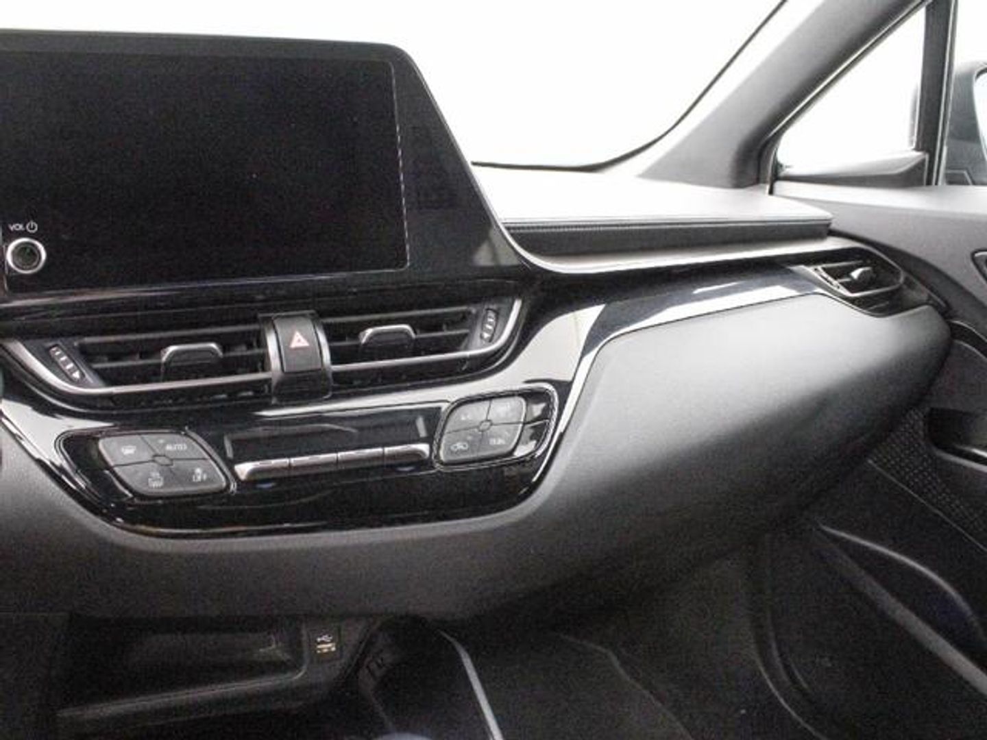 Toyota C-HR 1.8 125H Advance 90 kW (122 CV)