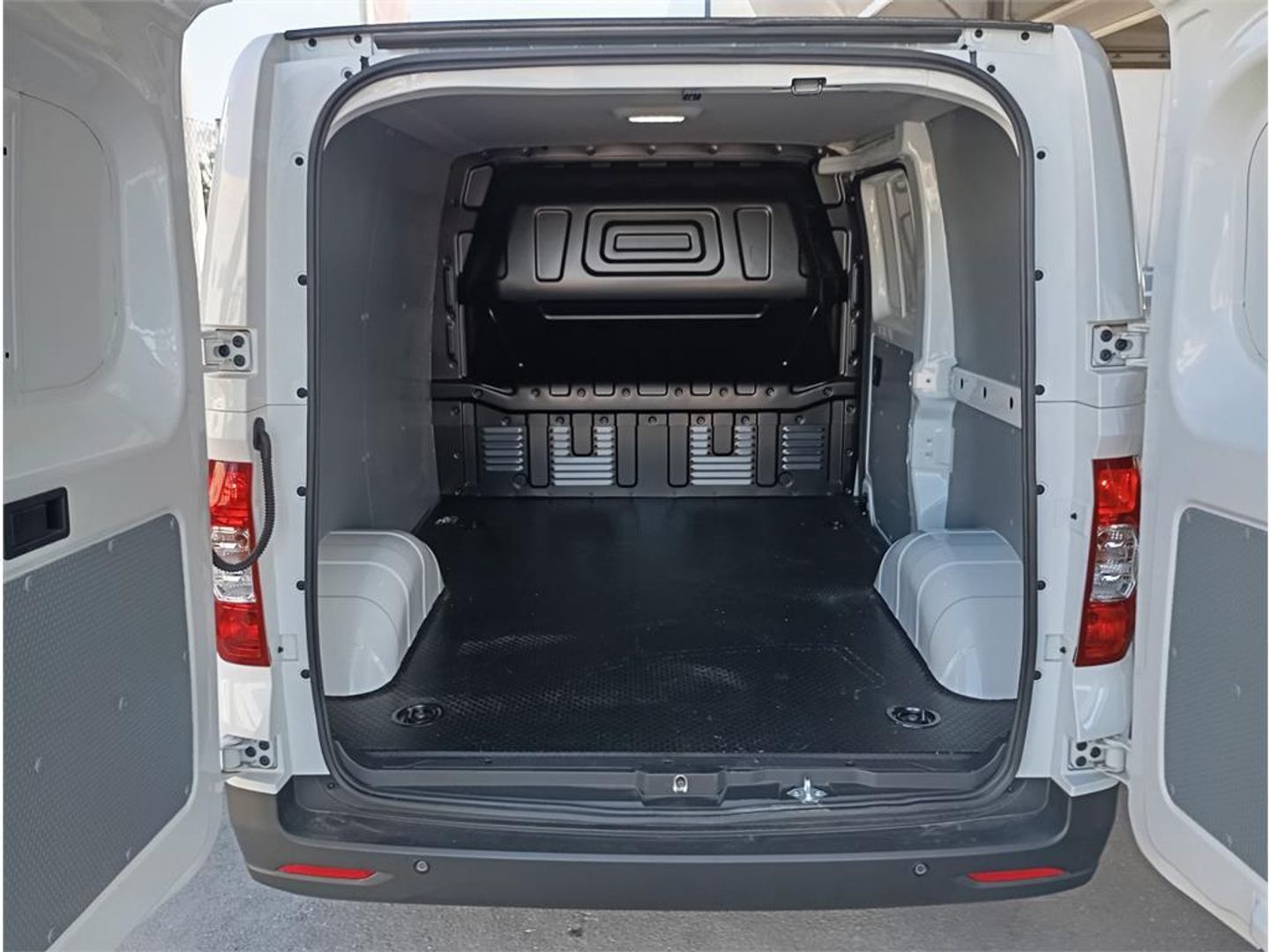 MAXUS eDeliver 3 LWB 35 kWh 90 kW (122 CV)