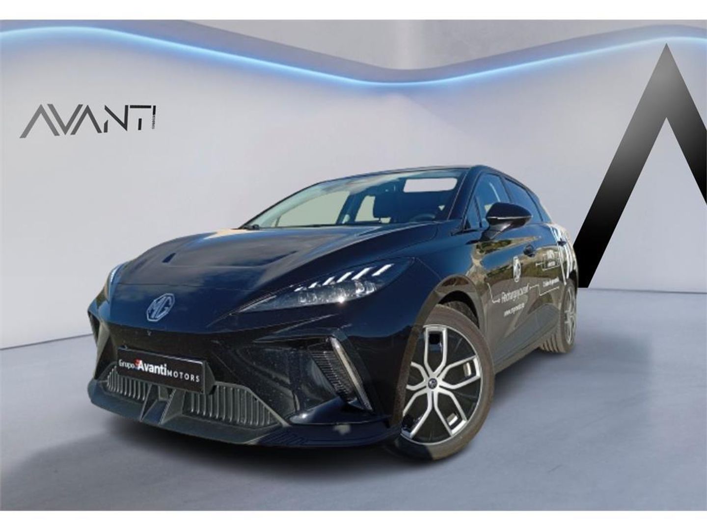 MG MG4 64kWh Luxury 150 kW (204 CV) Negro Sedan