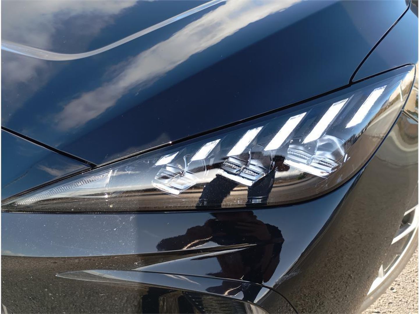 MG MG4 64kWh Luxury 150 kW (204 CV)