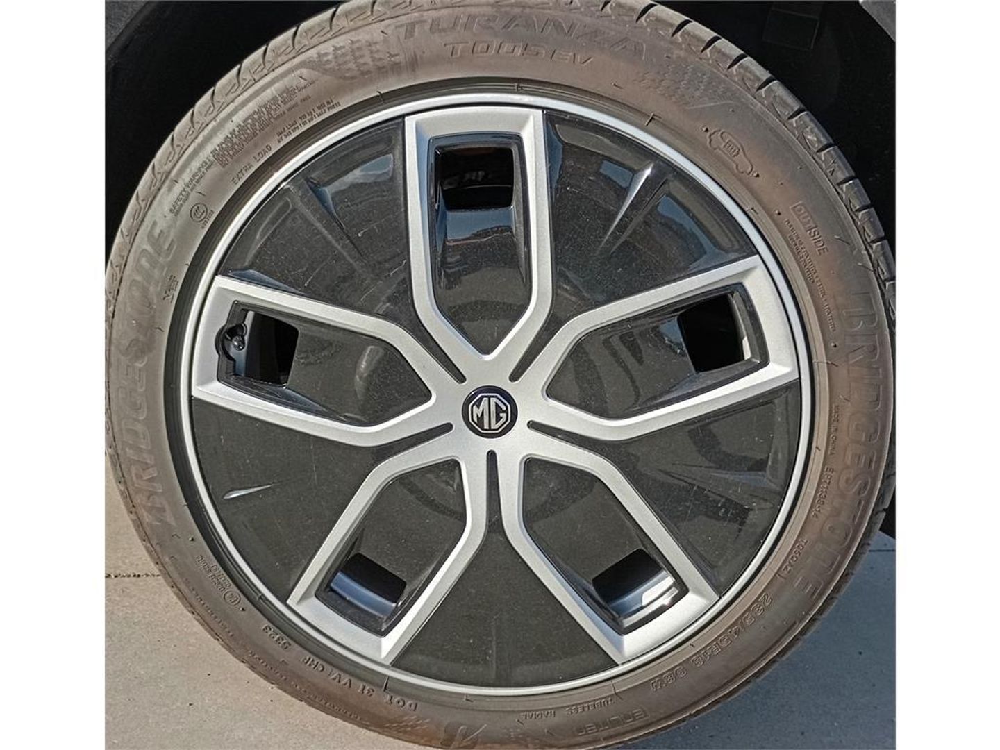 MG MG4 64kWh Luxury 150 kW (204 CV)