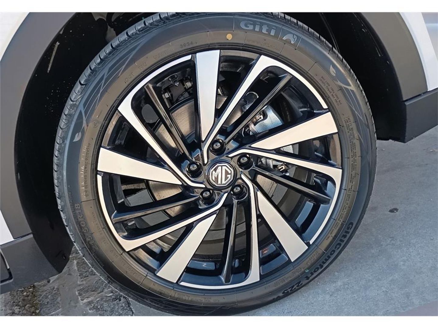 MG ZS 1.5 Hybrid Luxury 145 kW (197 CV)