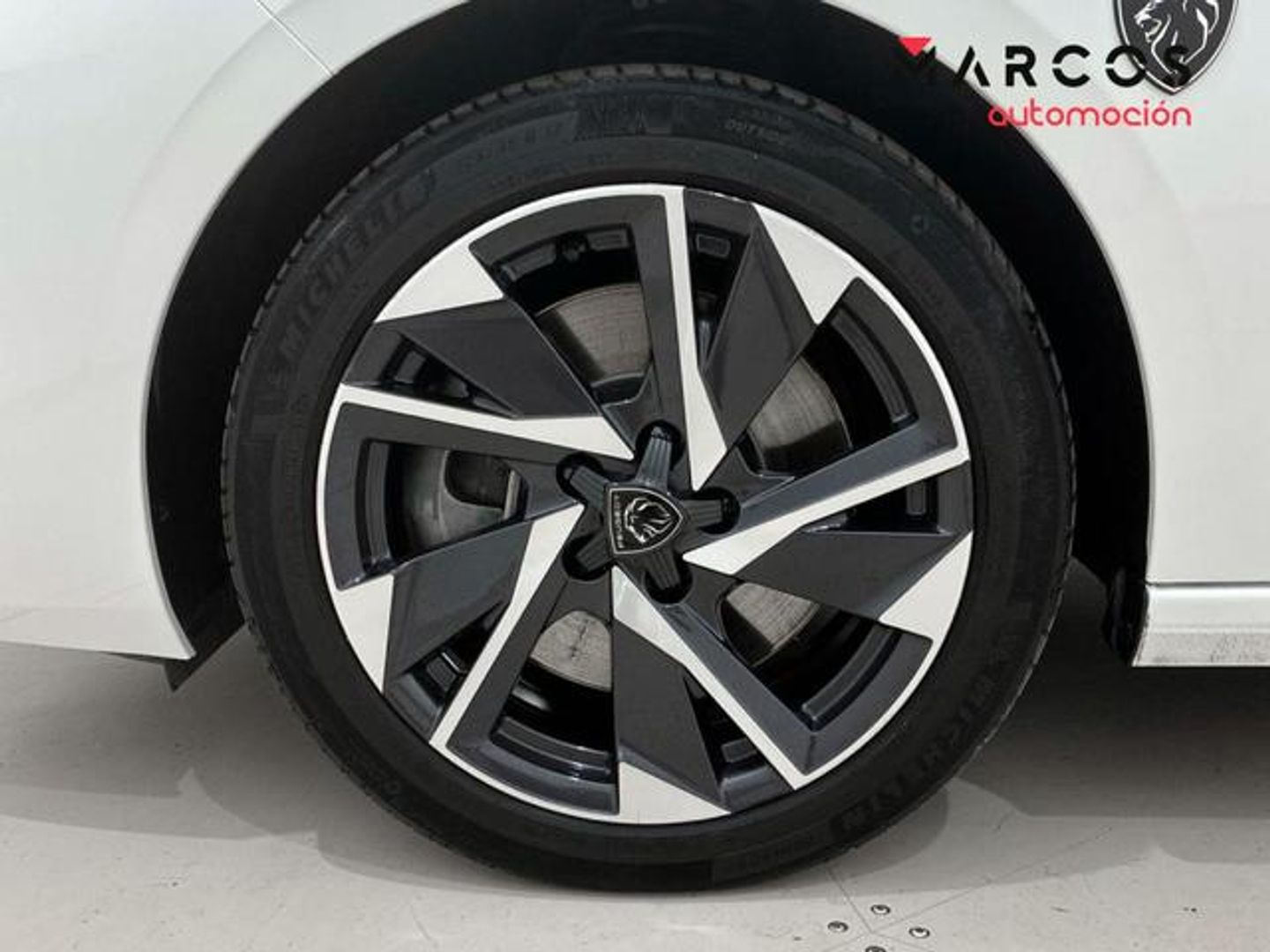 Peugeot 308 Allure Pack Hybrid eEAT8 132 kW (180 CV)