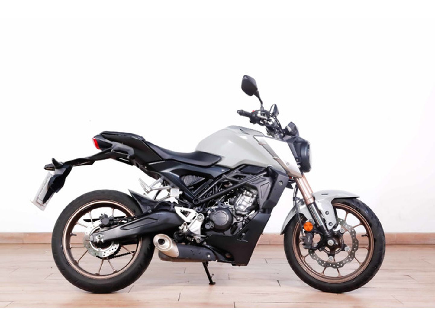 Honda CB125F Blanco Motorcycle