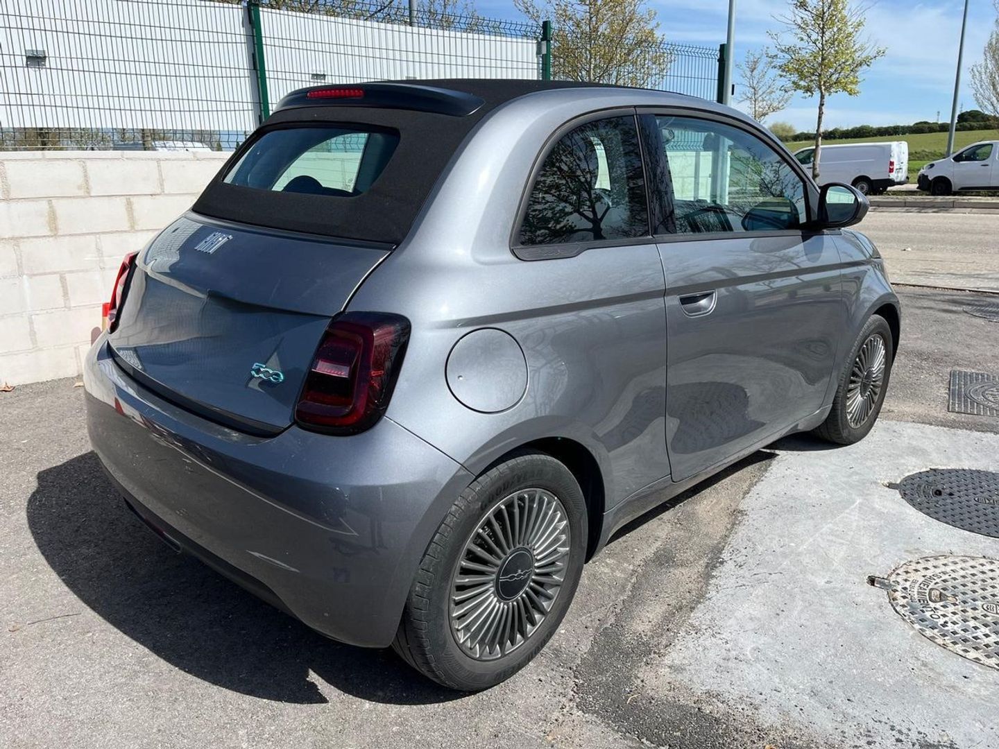Fiat 500 Electrico 500 Icon Hb 320km 85 kW (118 CV)