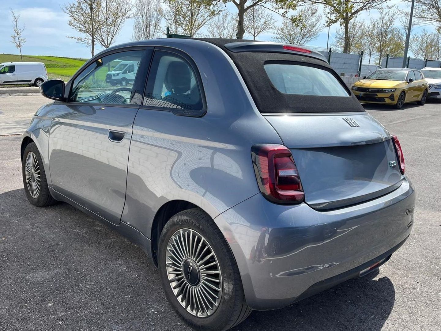 Fiat 500 Electrico 500 Icon Hb 320km 85 kW (118 CV)