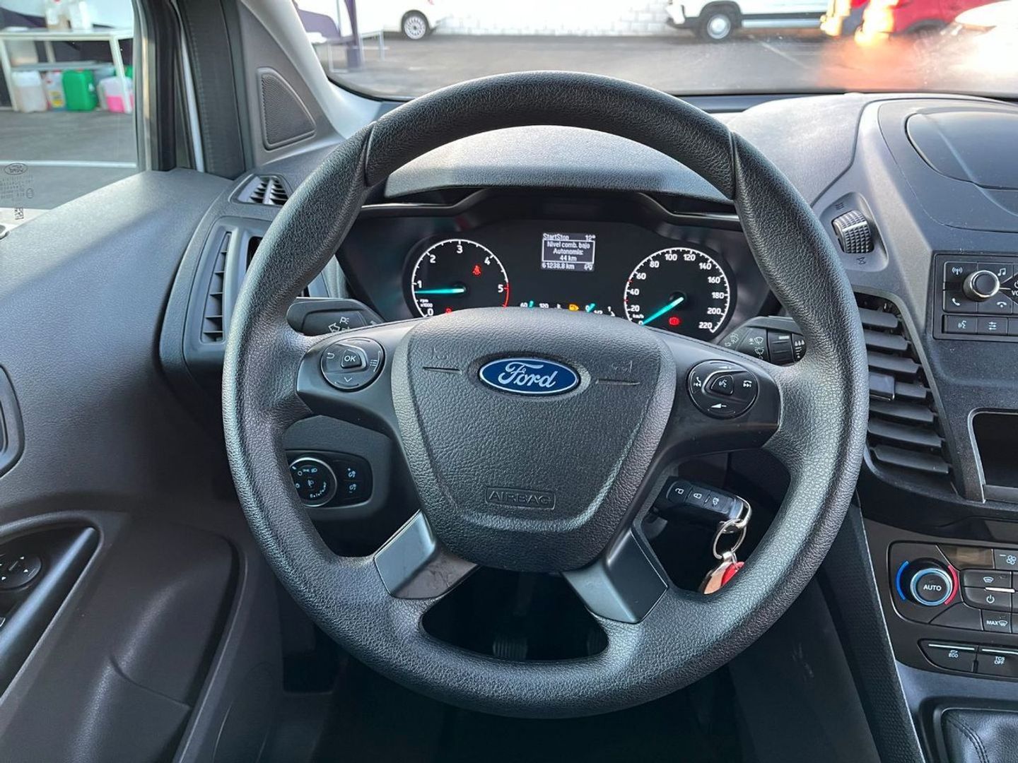 Ford Transit Connect Furgon 1.5 TDCi Trend 210 L2 74 kW (100 CV)